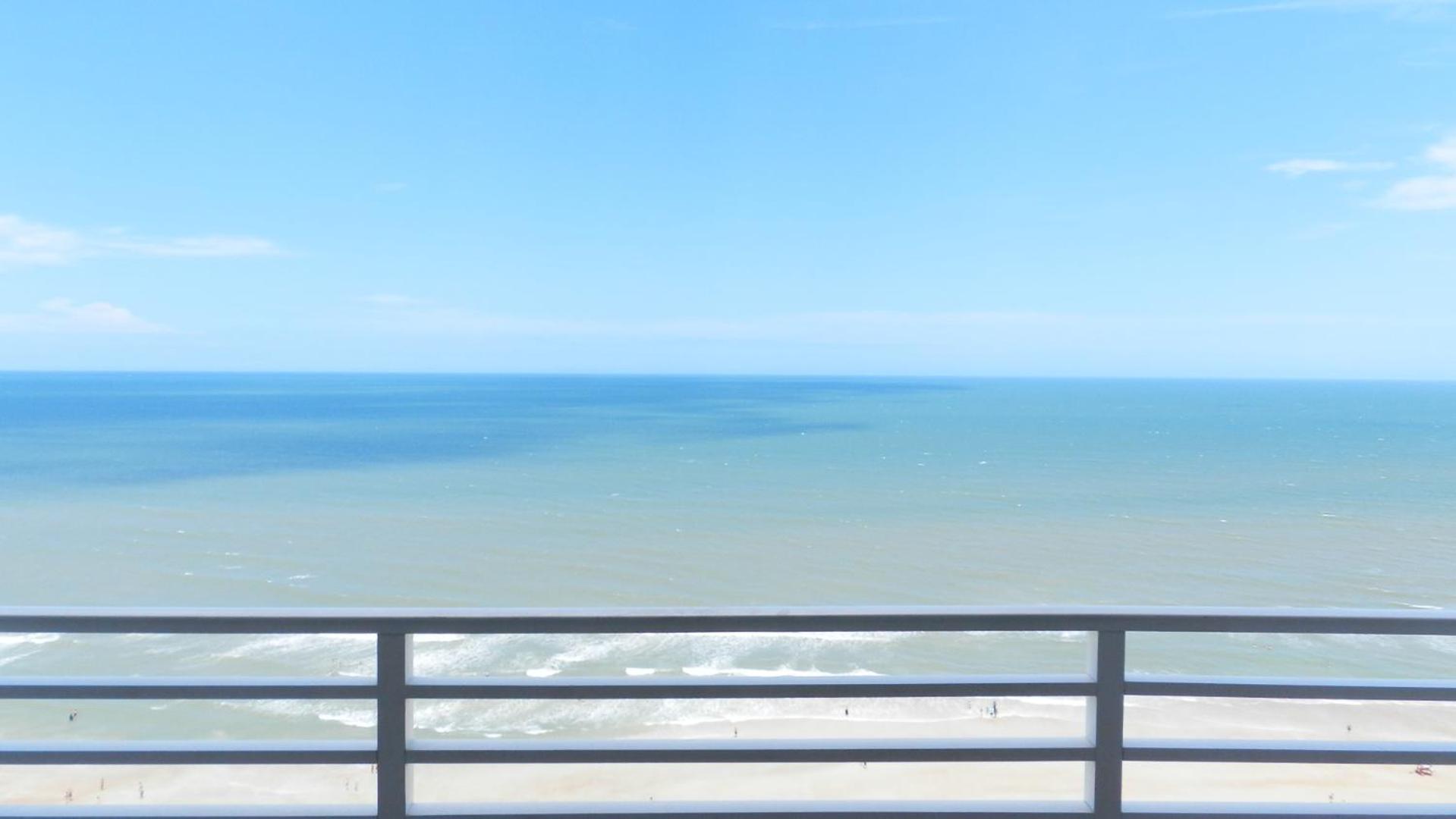 Ocean Walk Resort 2 Bedroom Direct Oceanfront - Highly Desired North Tower Unit 2321 Daytona Beach Exteriör bild